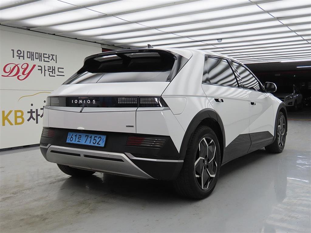 HYUNDAI Ioniq 5 - Vista 4