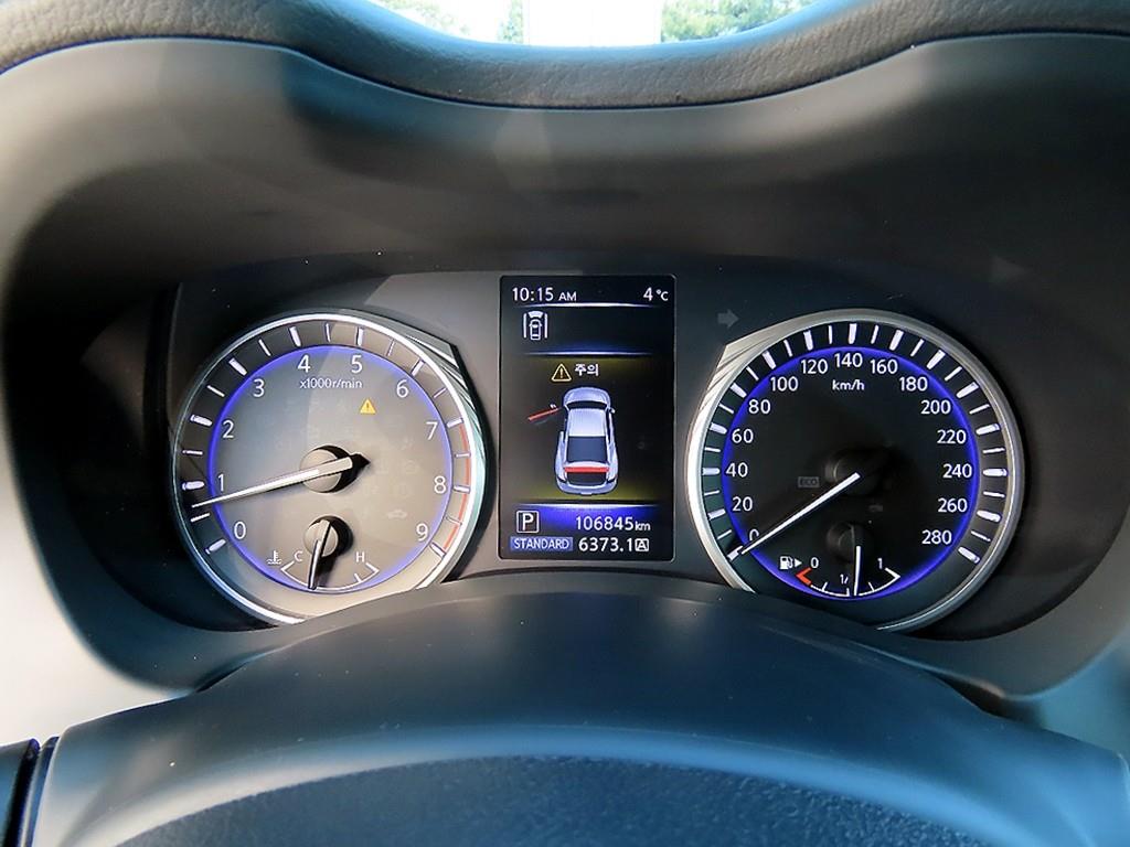 Infiniti Q - Vista 8