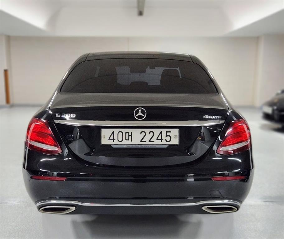 Mercedes Benz E class - Vista 2