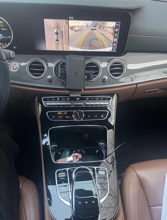 Mercedes Benz E class - Vista 6