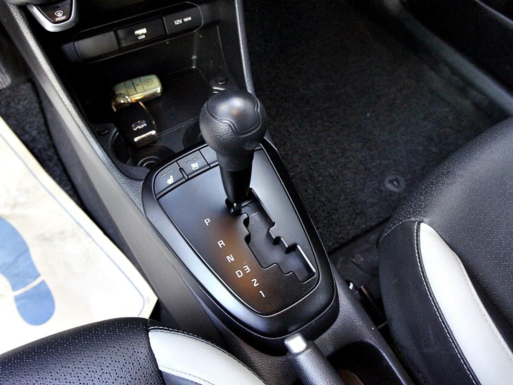 KIA K3 2022 Blanco - Importación desde Corea - HF Imports Iquique - Foto 11