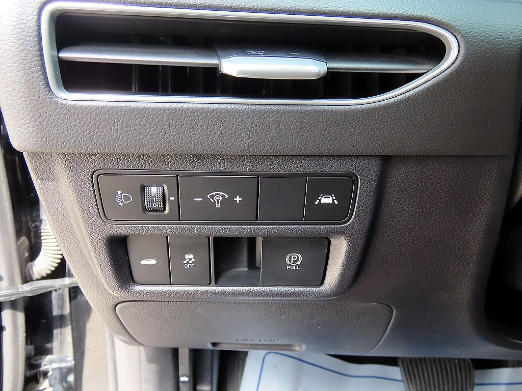 HYUNDAI Sonata - Vista 12