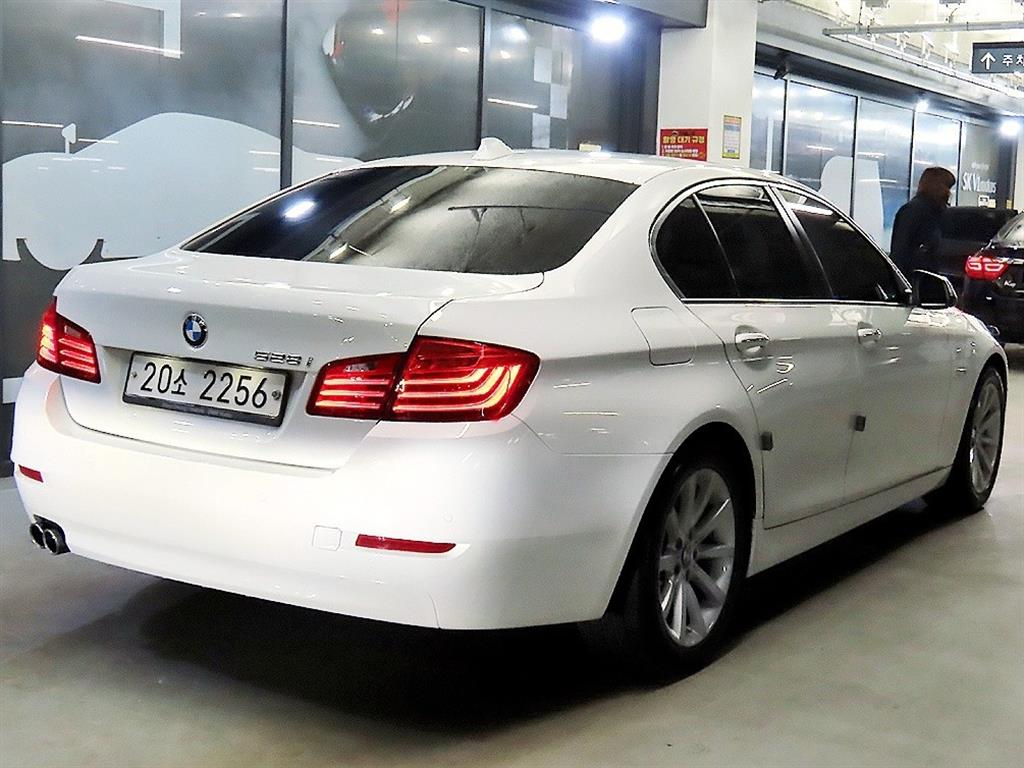 BMW 5 Series - Vista 4