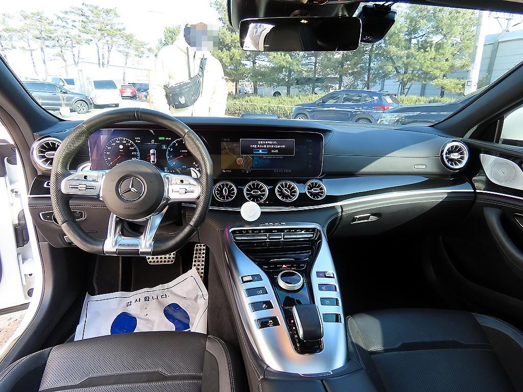 Mercedes Benz AMG GT - Vista 7