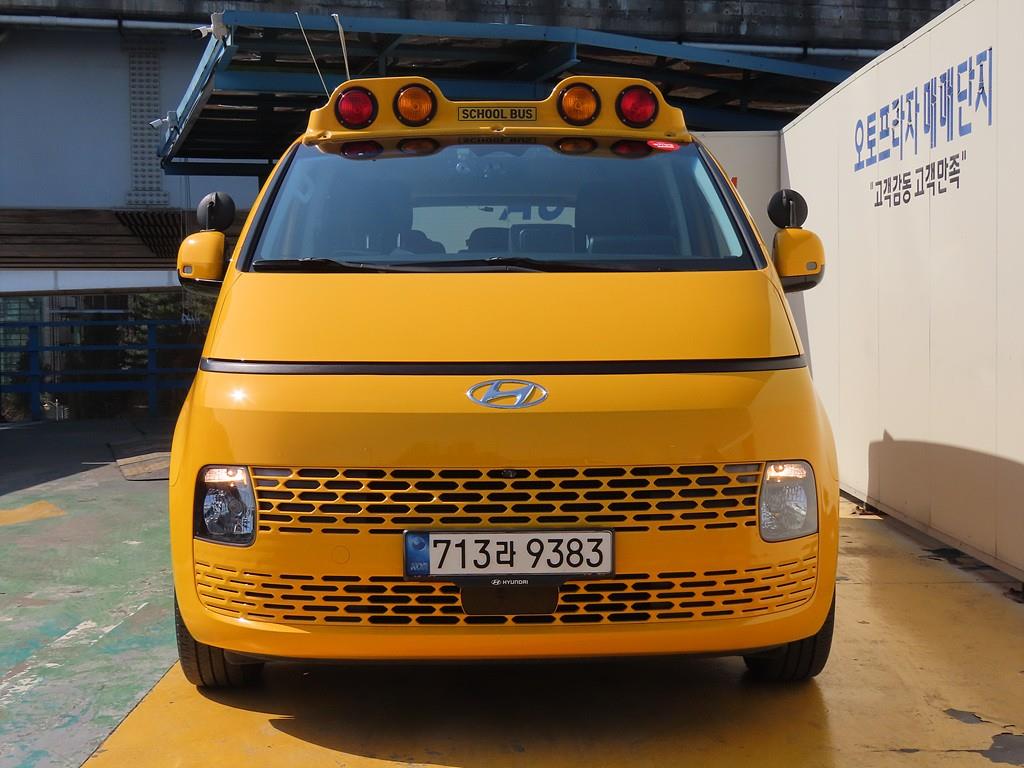 HYUNDAI Staria - Vista 2