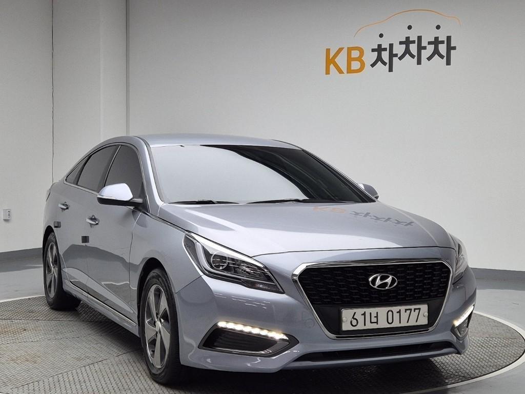 HYUNDAI Sonata - Vista 4