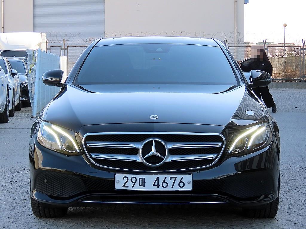Mercedes Benz E class 2018 Negro - Importación desde Corea - HF Imports Iquique - Foto 1