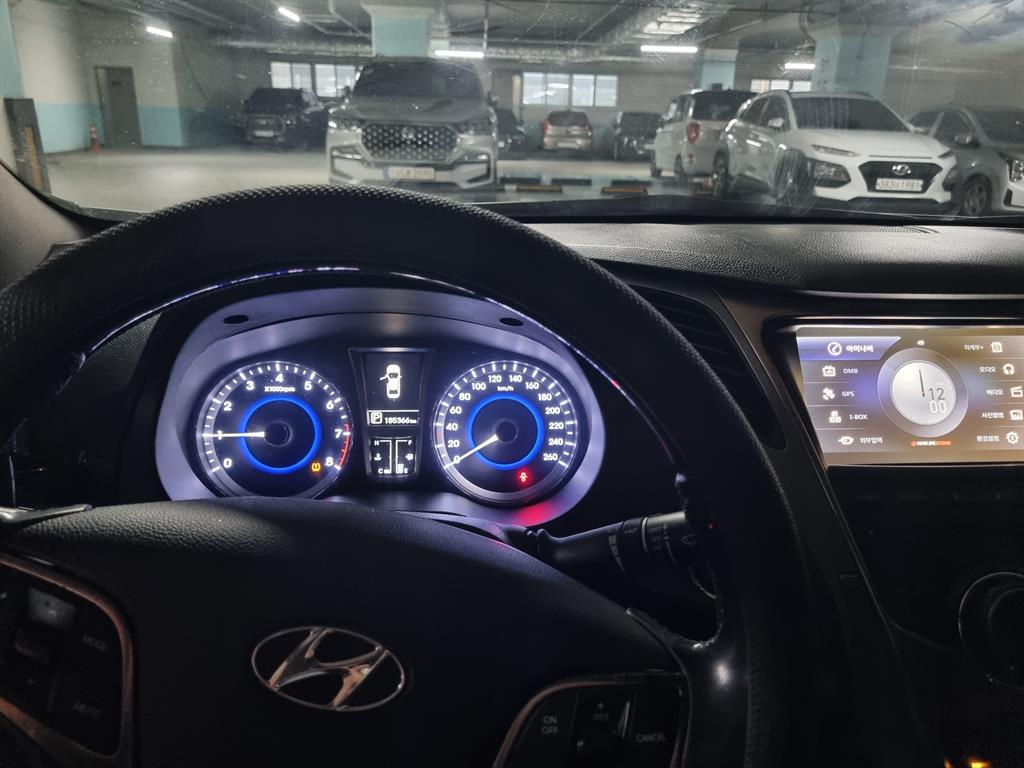 HYUNDAI Grandeur - Vista 3