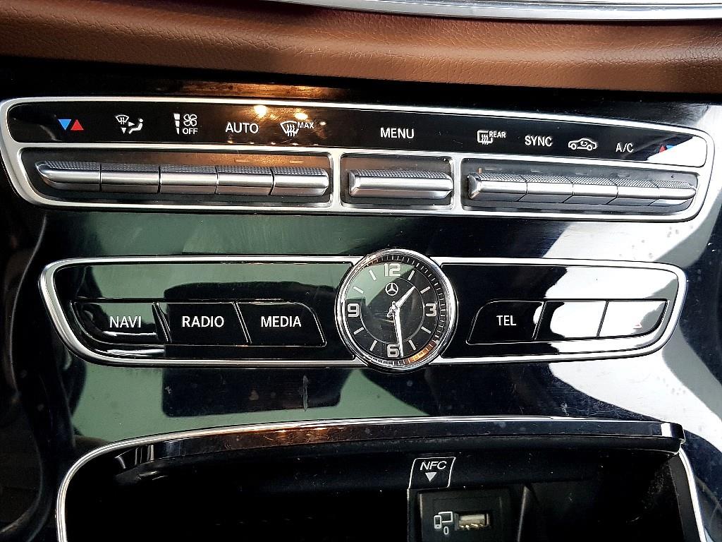 Mercedes Benz E class - Vista 11