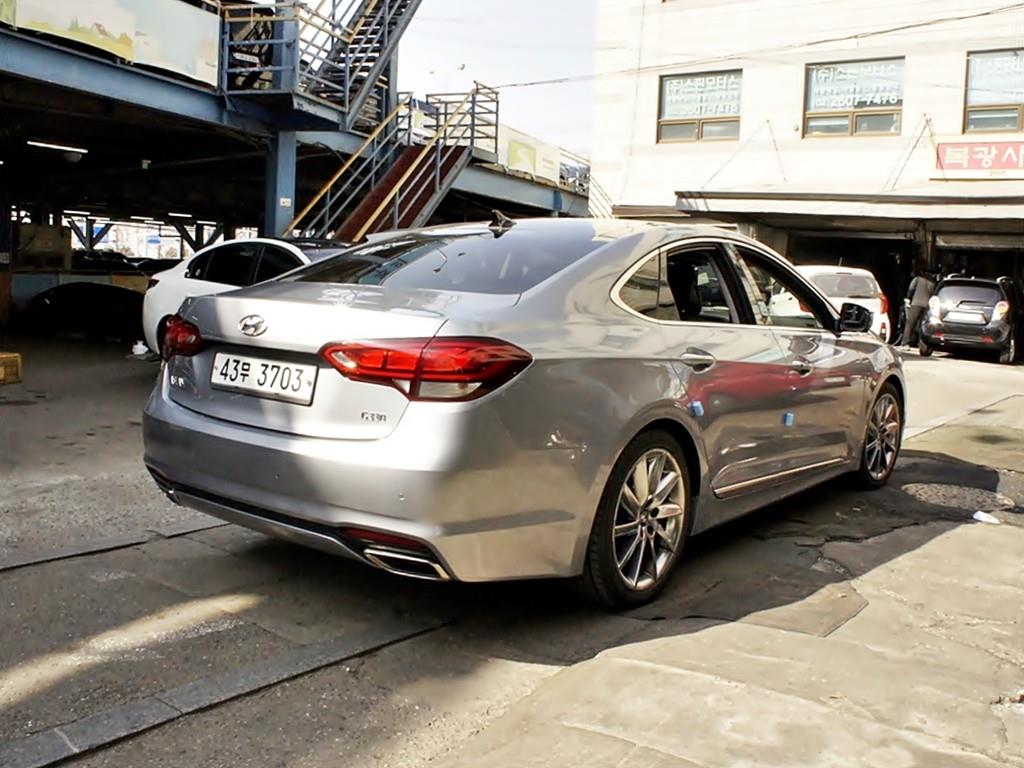 HYUNDAI Aslan - Vista 7