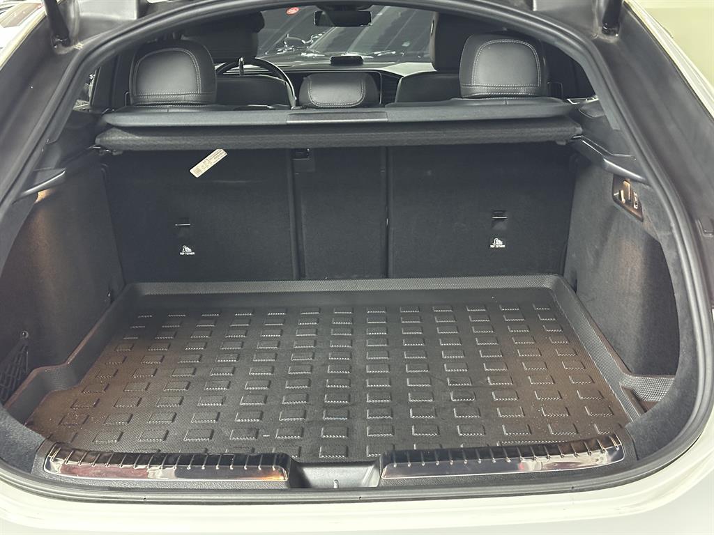 Mercedes Benz GLE Class - Vista 9