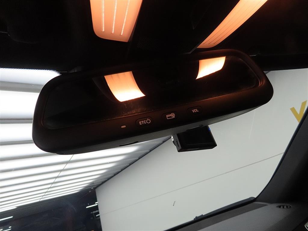 Mercedes Benz E class - Vista 12