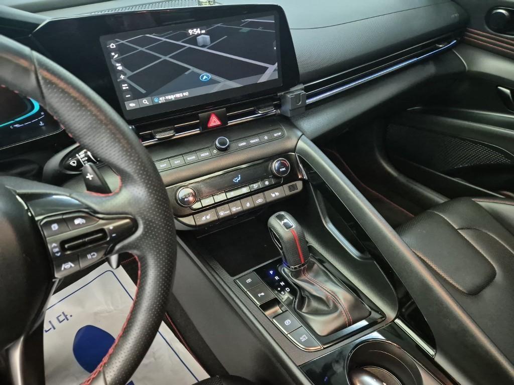 HYUNDAI Avante - Vista 8