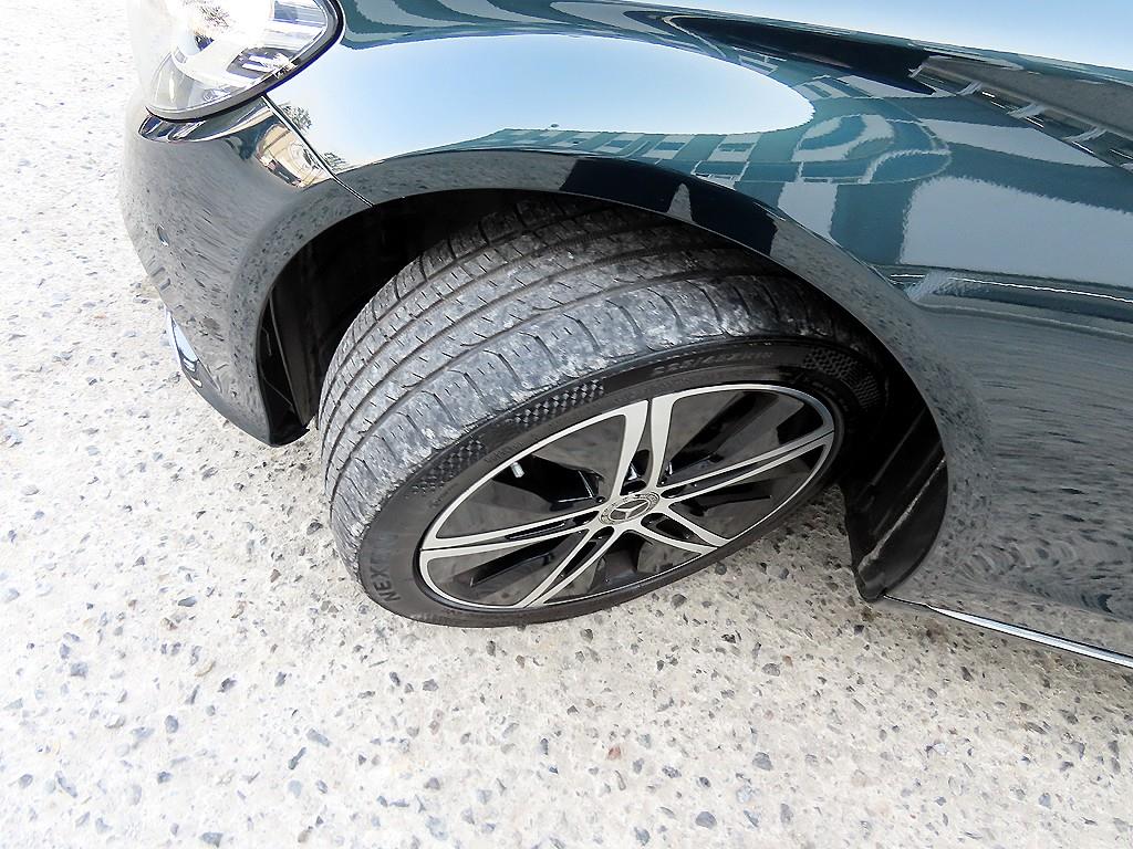 Mercedes Benz C Class 2019 Verde - Importación desde Corea - HF Imports Iquique - Foto 20