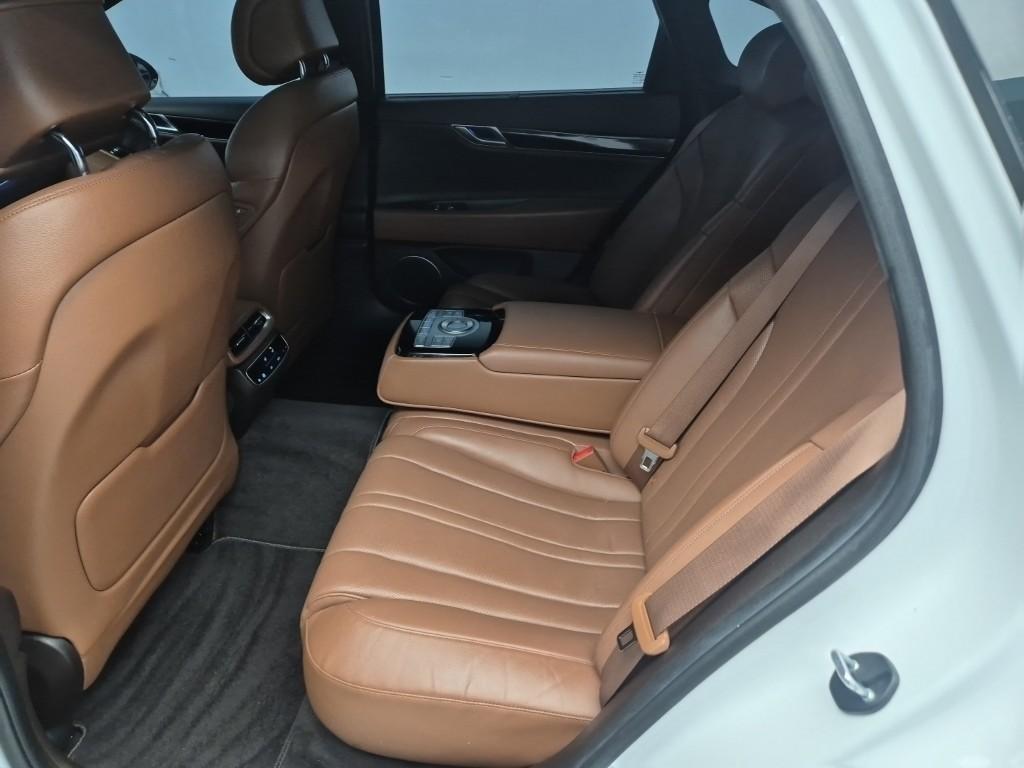 Genesis G80 - Vista 12