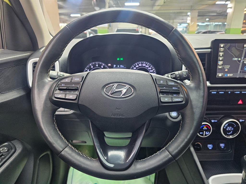 HYUNDAI Venue - Vista 8