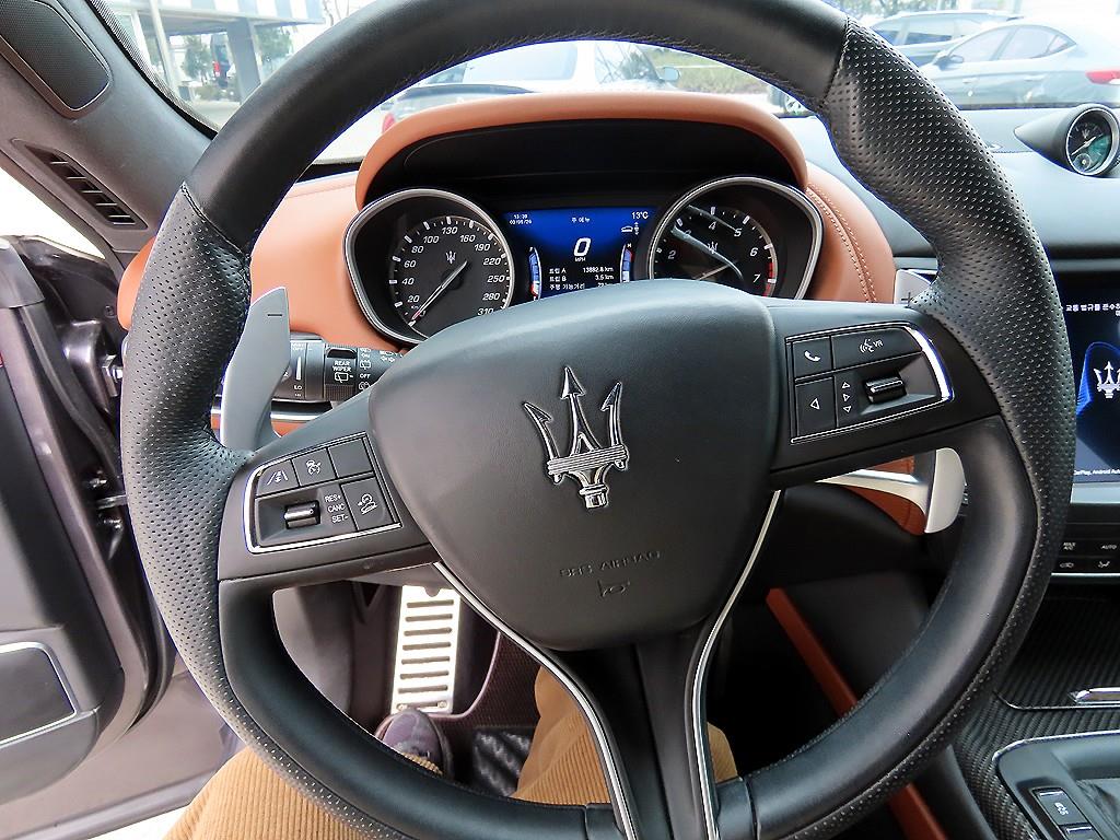 Maserati Levante - Vista 8