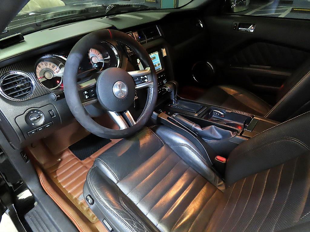 Ford Mustang - Vista 10