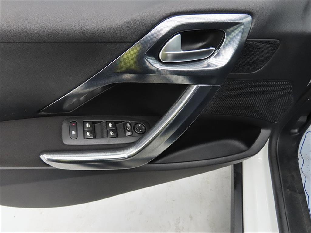 Peugeot 2008 - Vista 12