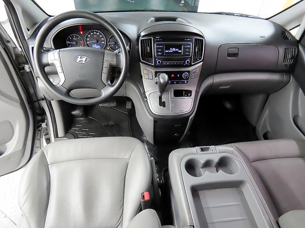 HYUNDAI Starex - Vista 7