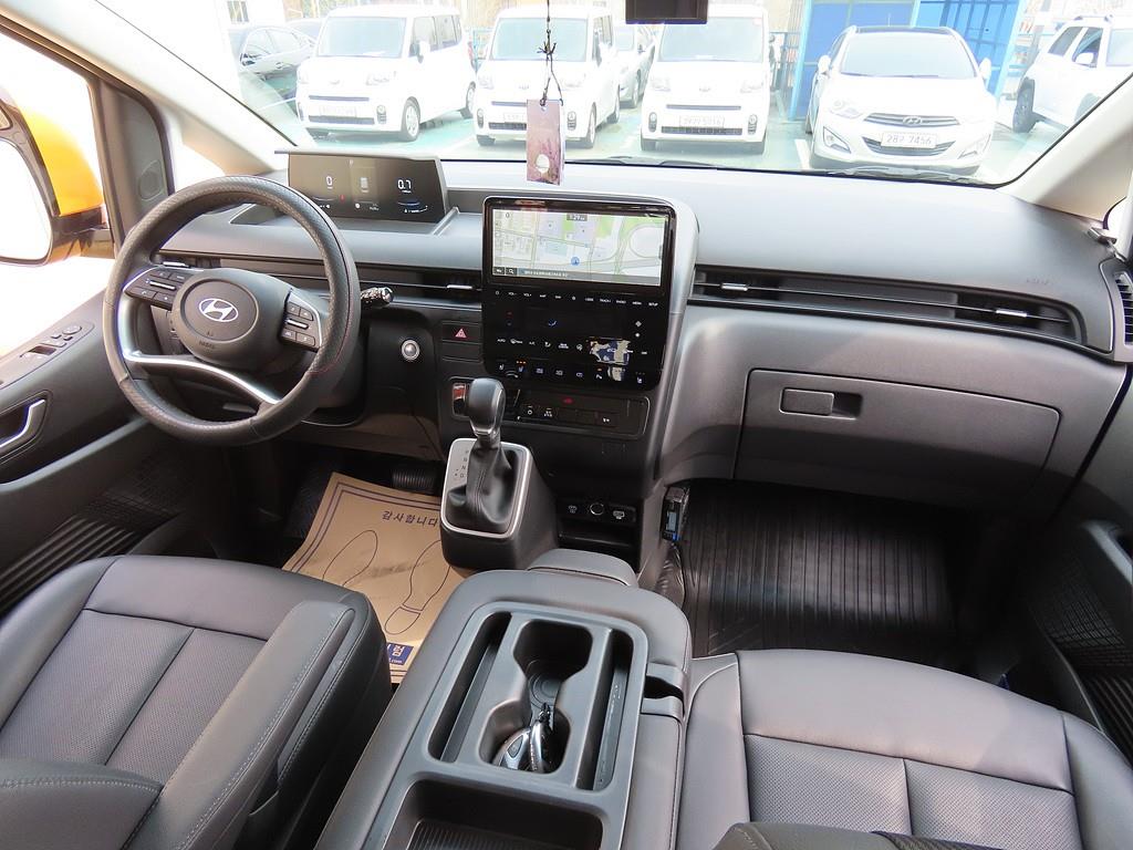 HYUNDAI Staria - Vista 5