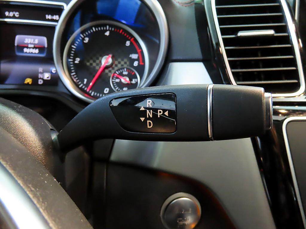 Mercedes Benz GLE Class - Vista 12