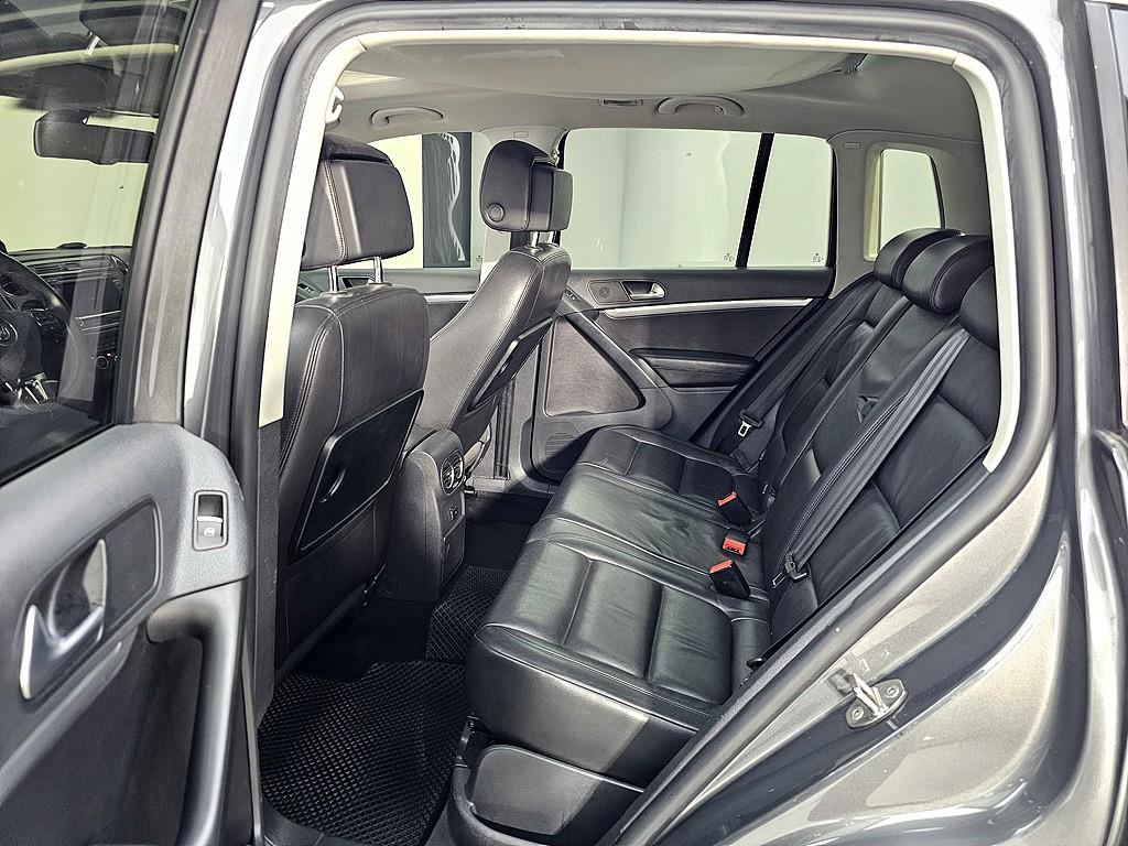 Volkswagen Tiguan - Vista 9