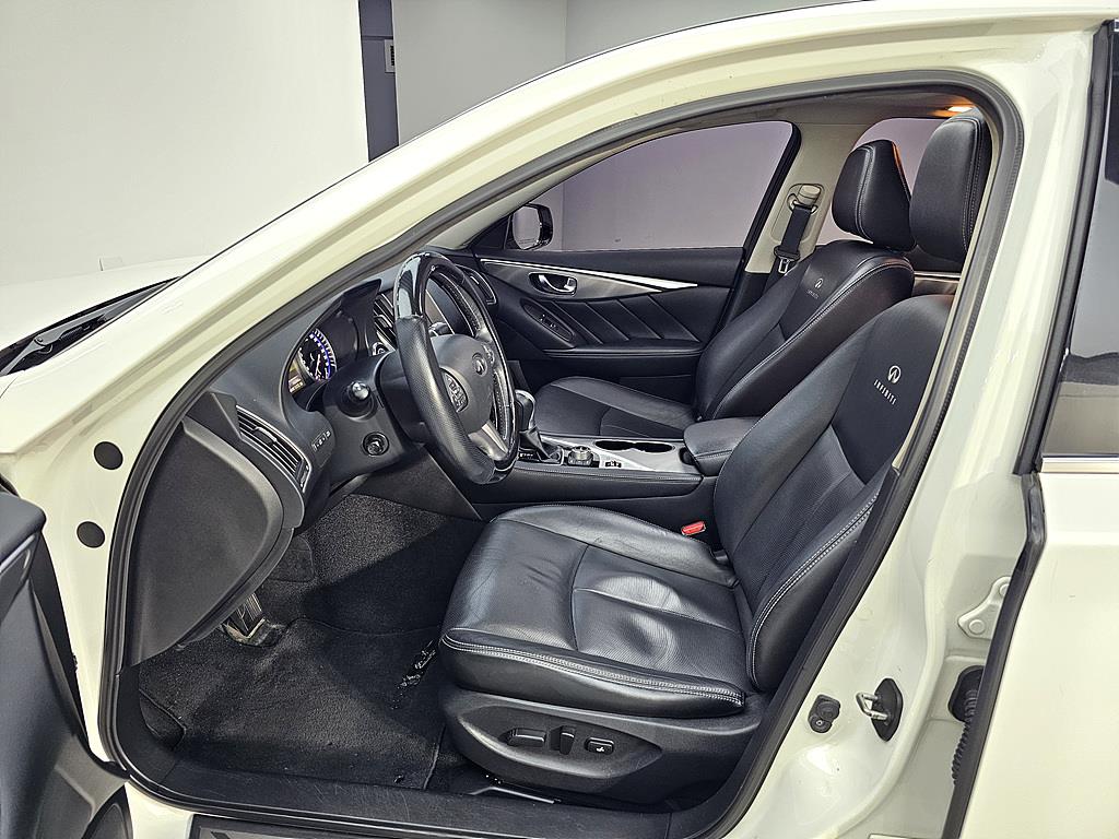 Infiniti Q - Vista 8