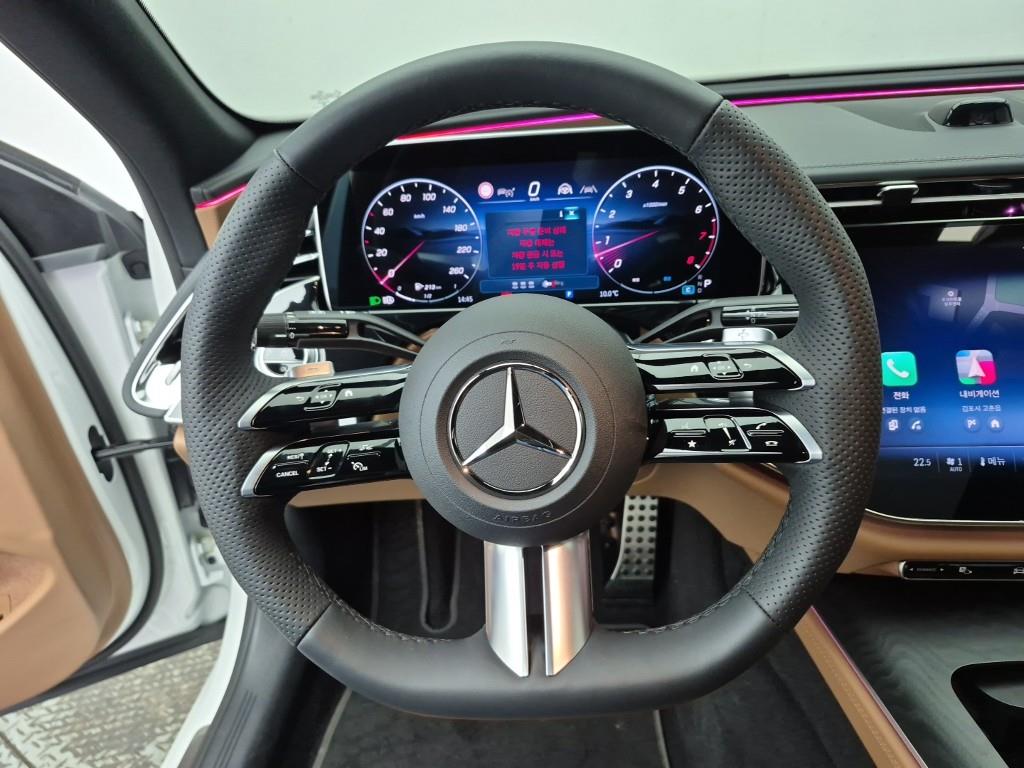 Mercedes Benz E class - Vista 9