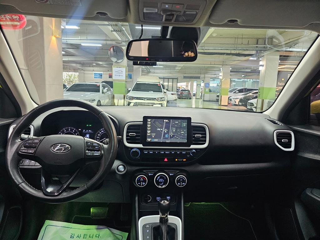 HYUNDAI Venue - Vista 9