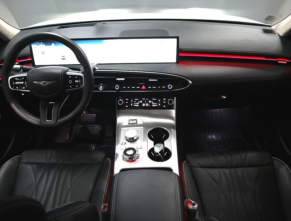 Genesis GV70 - Vista 5