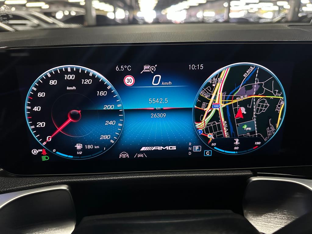 Mercedes Benz GLB Class - Vista 10