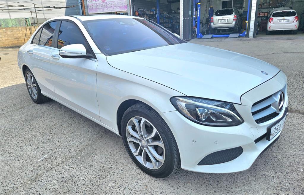 Mercedes Benz C Class - Vista 2