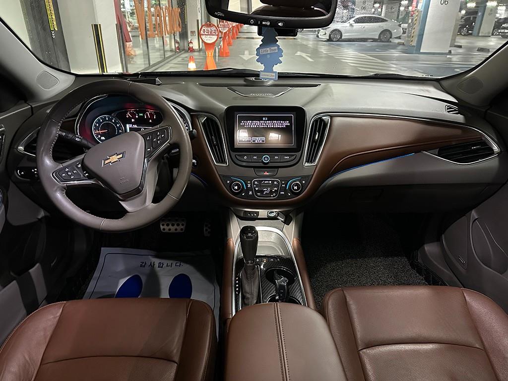 Chevrolet Malibu - Vista 10