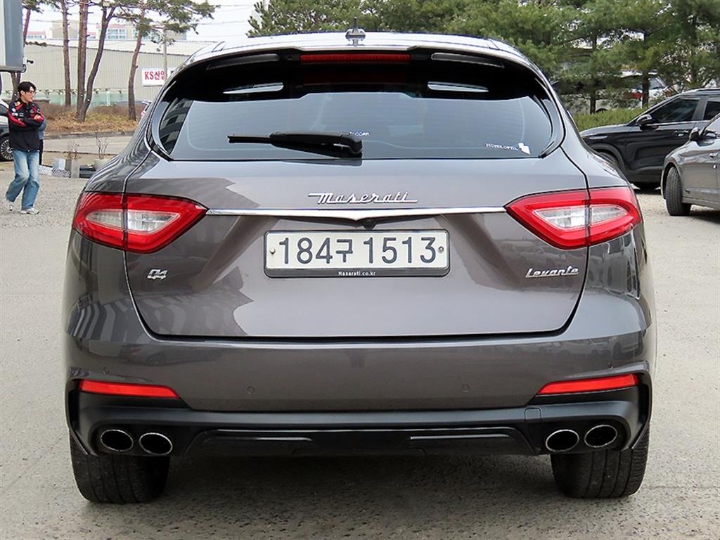 Maserati Levante - Vista 4