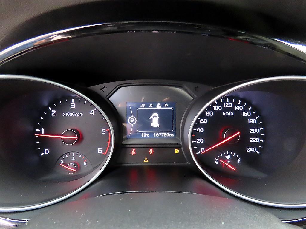 KIA Carnival - Vista 10