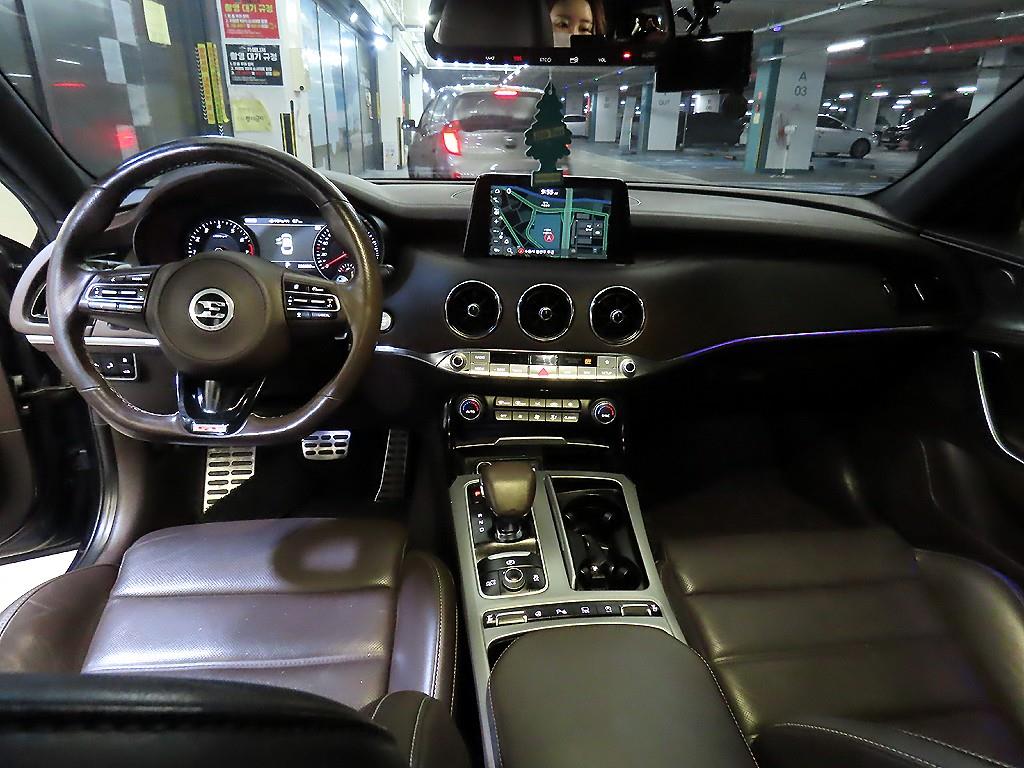 KIA Stinger - Vista 10