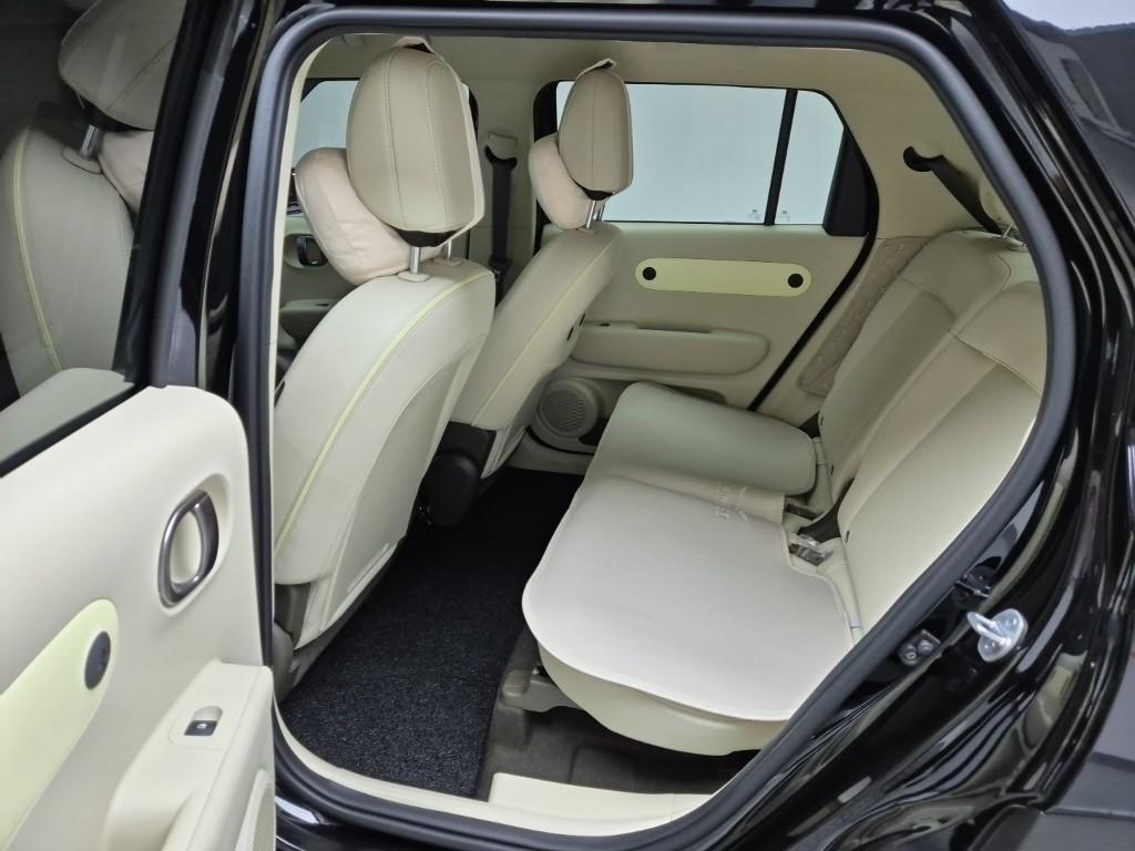 HYUNDAI Casper - Vista 12