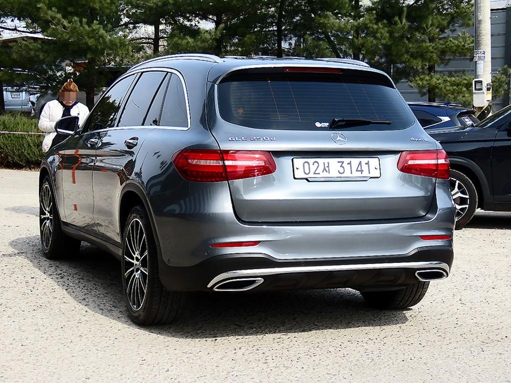 Mercedes Benz GLC Class - Vista 3