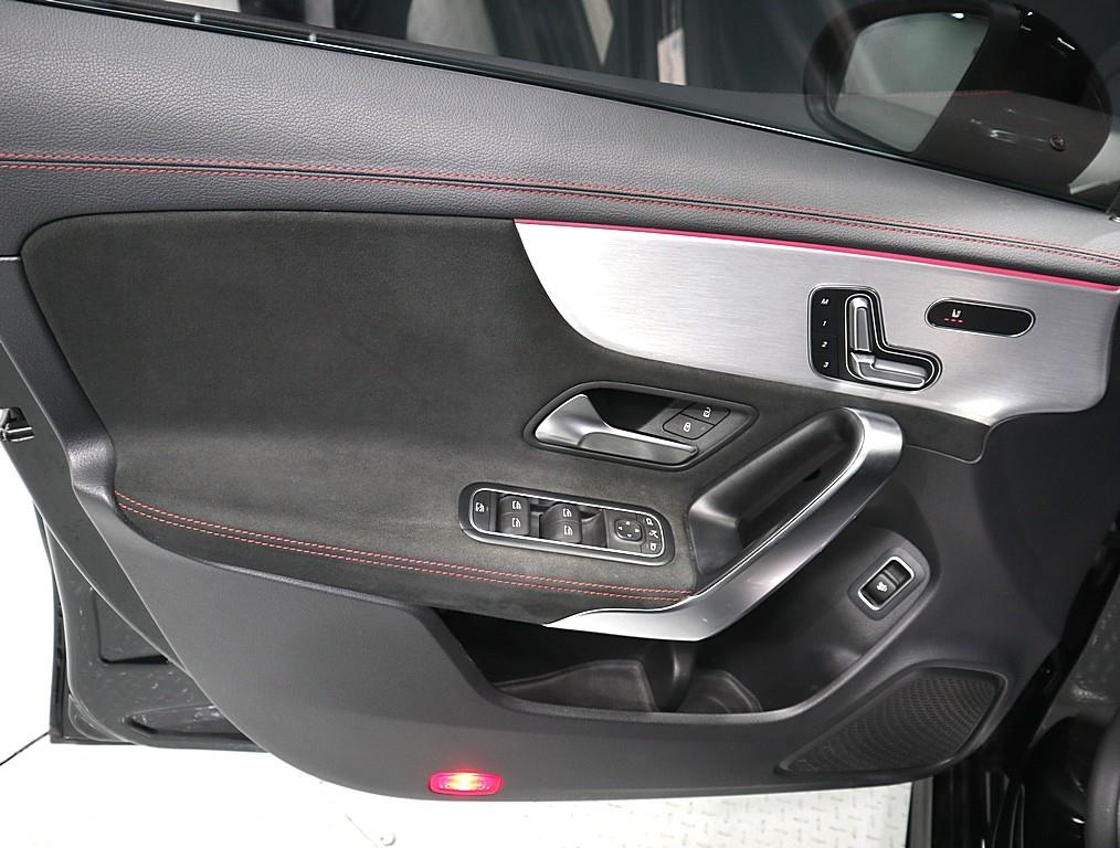 Mercedes Benz CLA Class - Vista 8