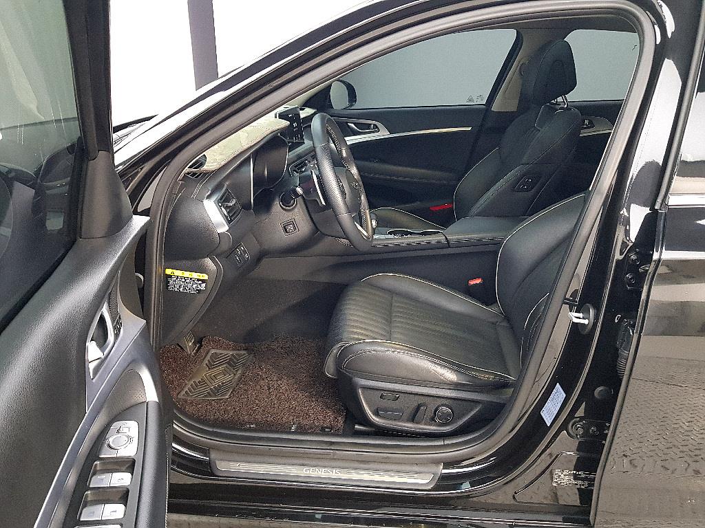 Genesis G70 - Vista 7