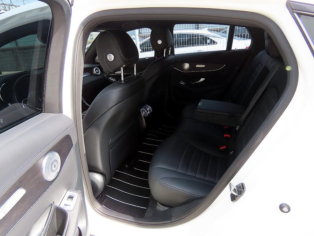 Mercedes Benz GLC Class - Vista 6