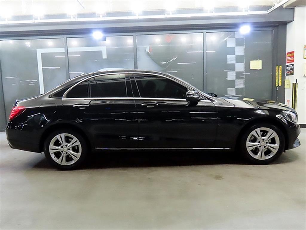 Mercedes Benz C Class - Vista 3