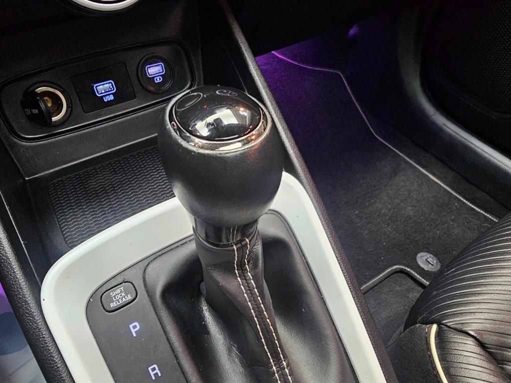 HYUNDAI Venue - Vista 5