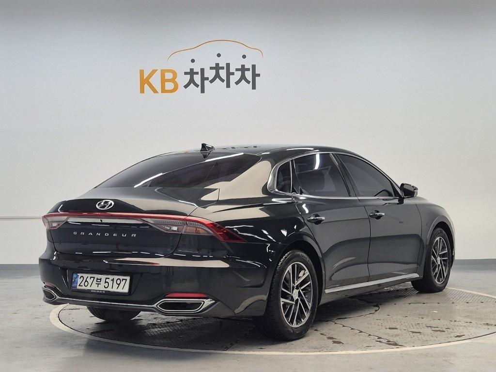 HYUNDAI Grandeur - Vista 3