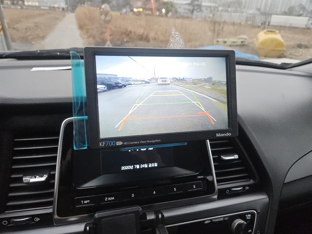 HYUNDAI Sonata - Vista 12