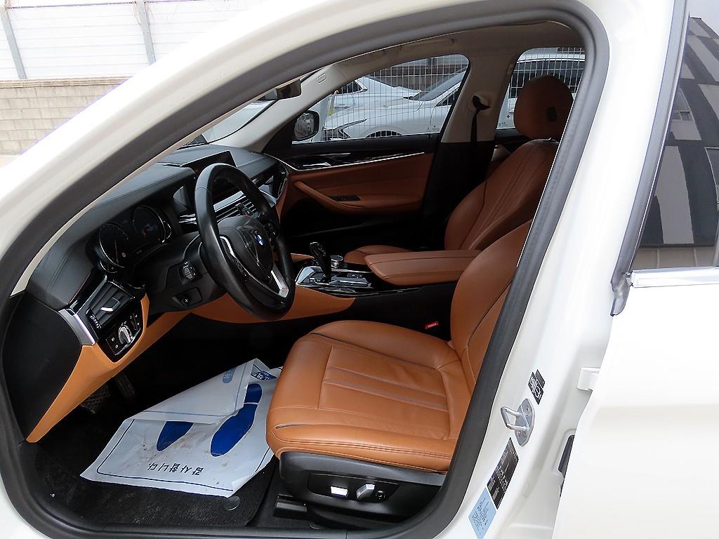 BMW 5 Series - Vista 5