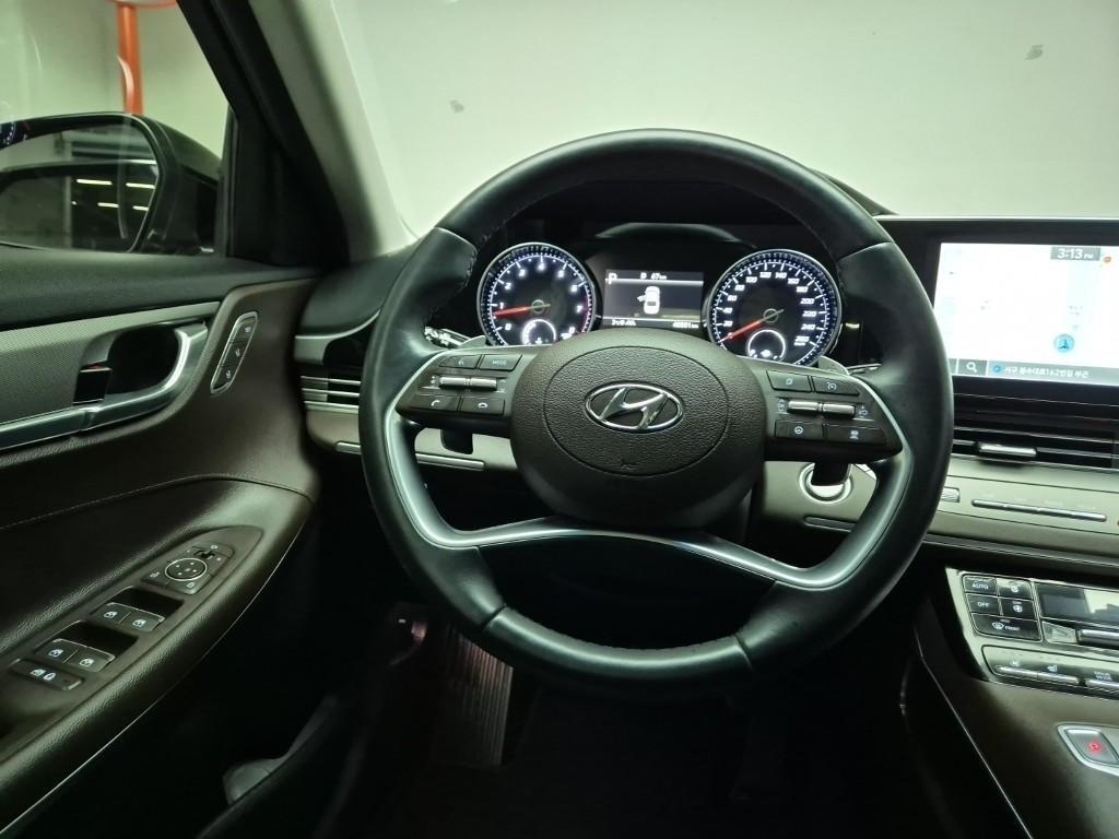 HYUNDAI Grandeur - Vista 10