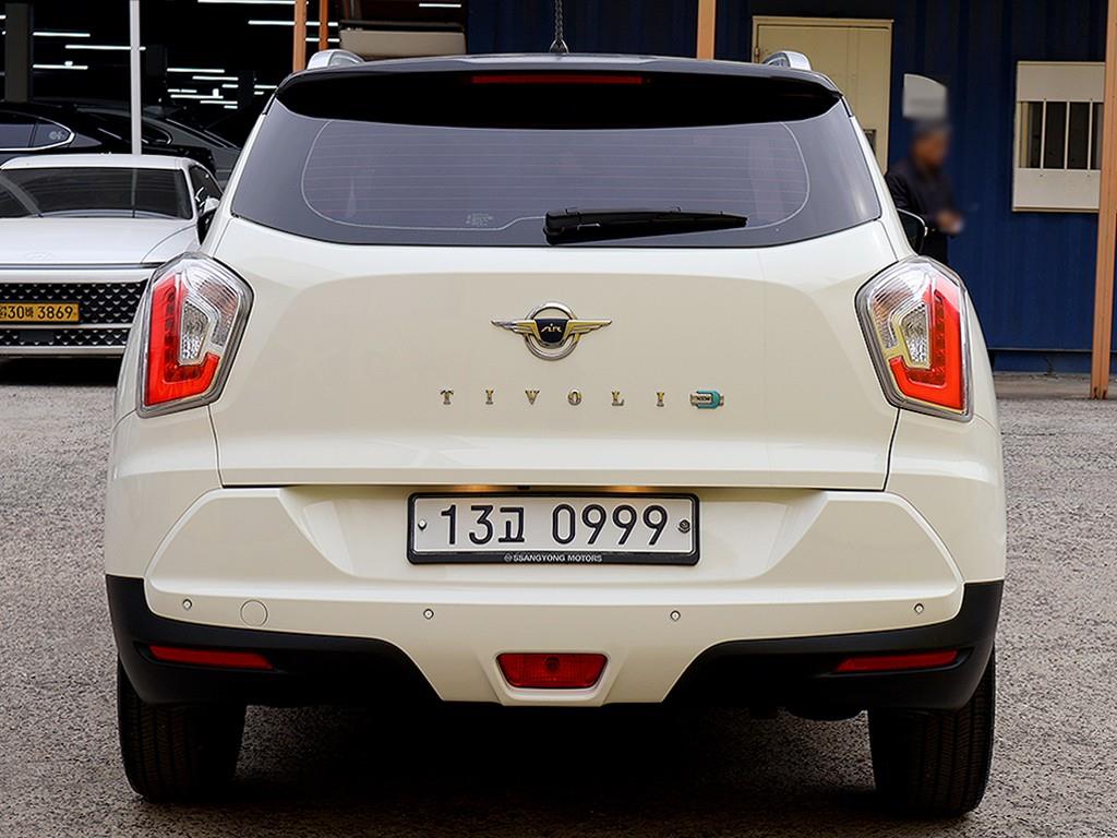 Ssangyong Tivoli - Vista 5