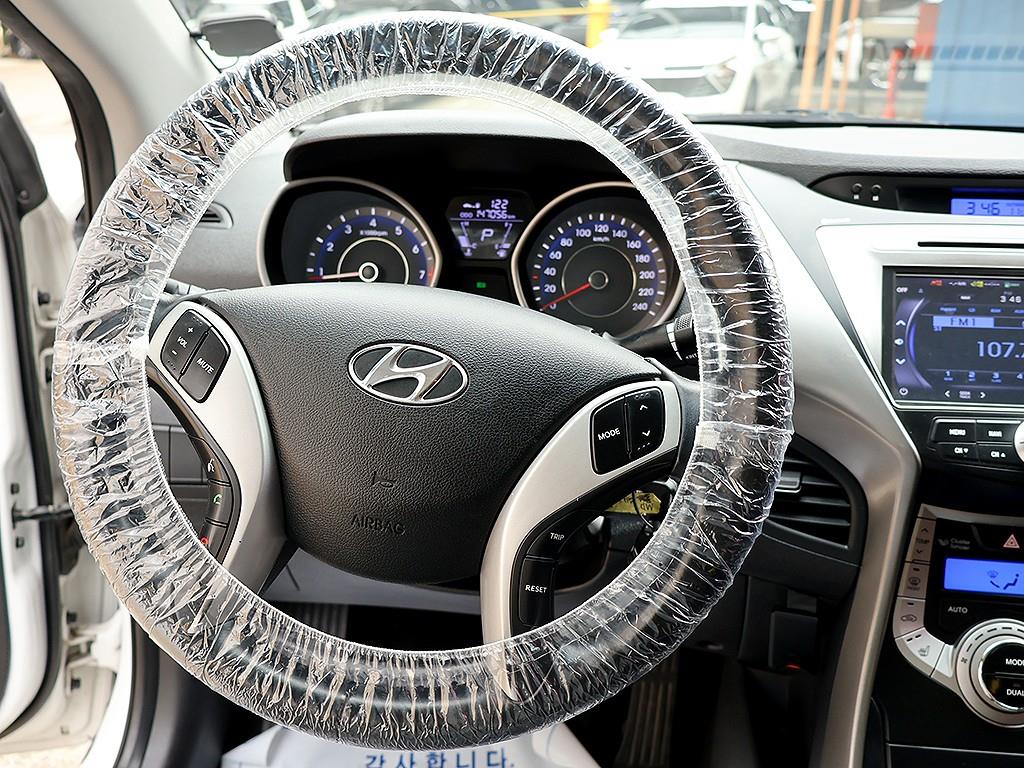 HYUNDAI Avante 2012 Blanco - Importación desde Corea - HF Imports Iquique - Foto 8